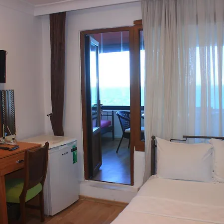 Hotel Kalamarı Büyükada 1 4*